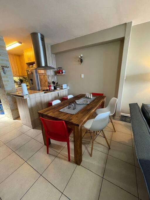 Modern And Stylish Pad With Stunning Ocean View Ballito