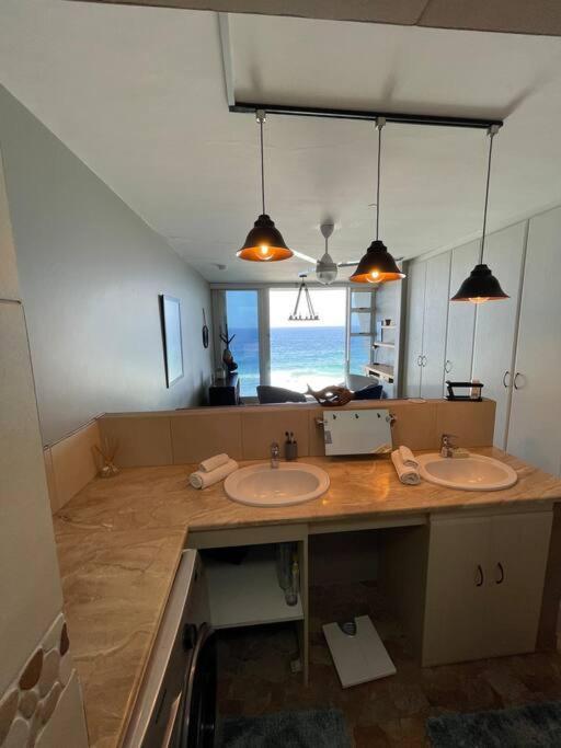Modern And Stylish Pad With Stunning Ocean View Apartment Ballito
