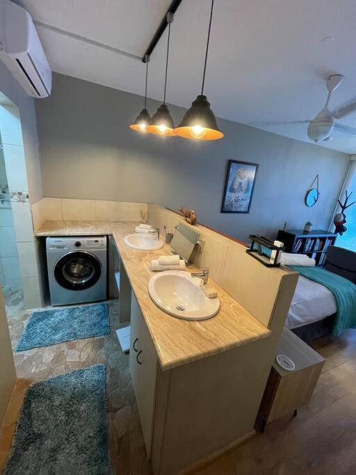 Modern And Stylish Pad With Stunning Ocean View Ballito