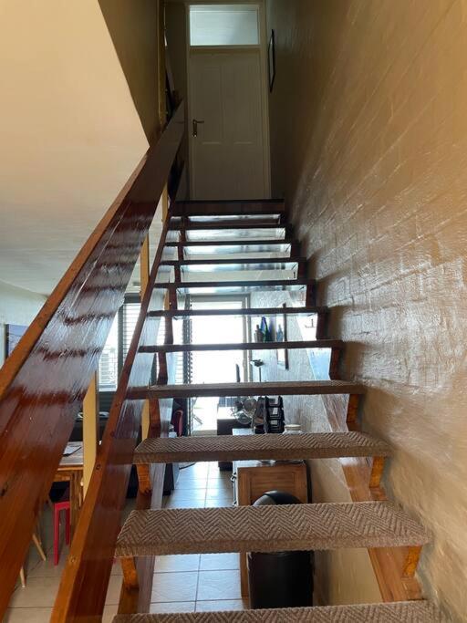 Apartment Modern And Stylish Pad With Stunning Ocean View *