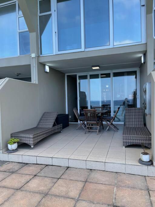 Modern And Stylish Pad With Stunning Ocean View *