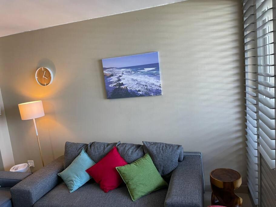Apartment Modern And Stylish Pad With Stunning Ocean View